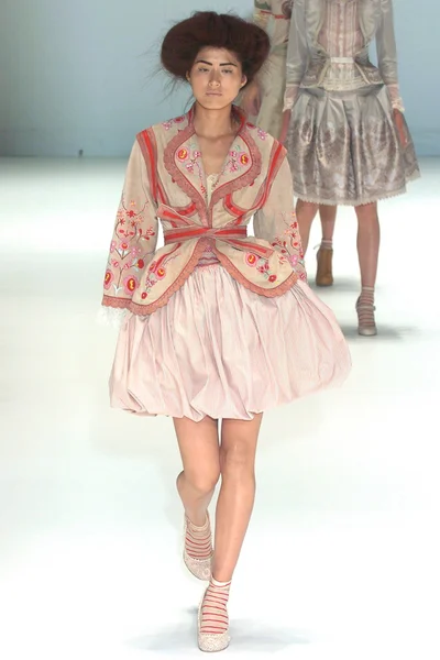 Look 11